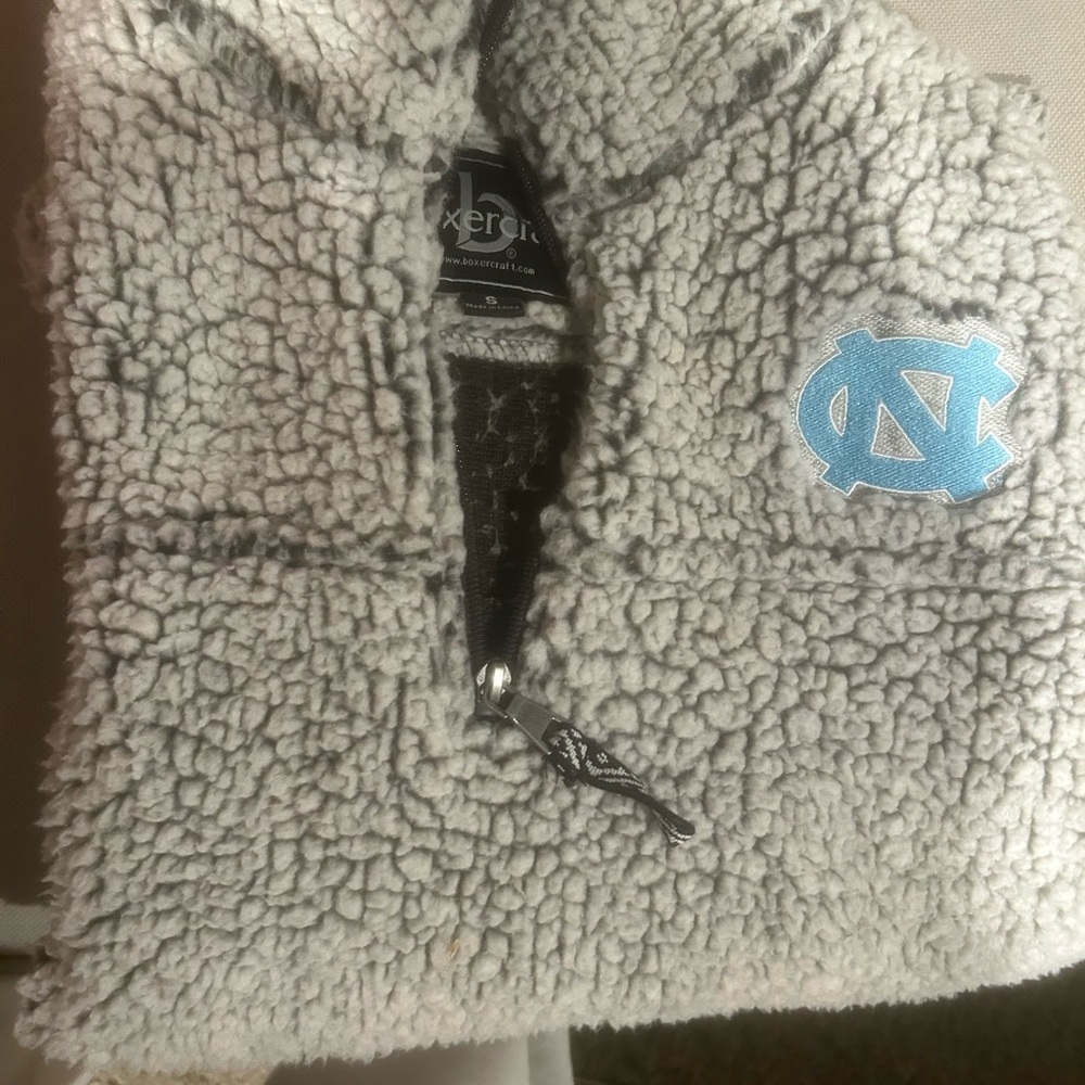 UNC  Boxercraft Sherpa 3/4 zip pullover size small